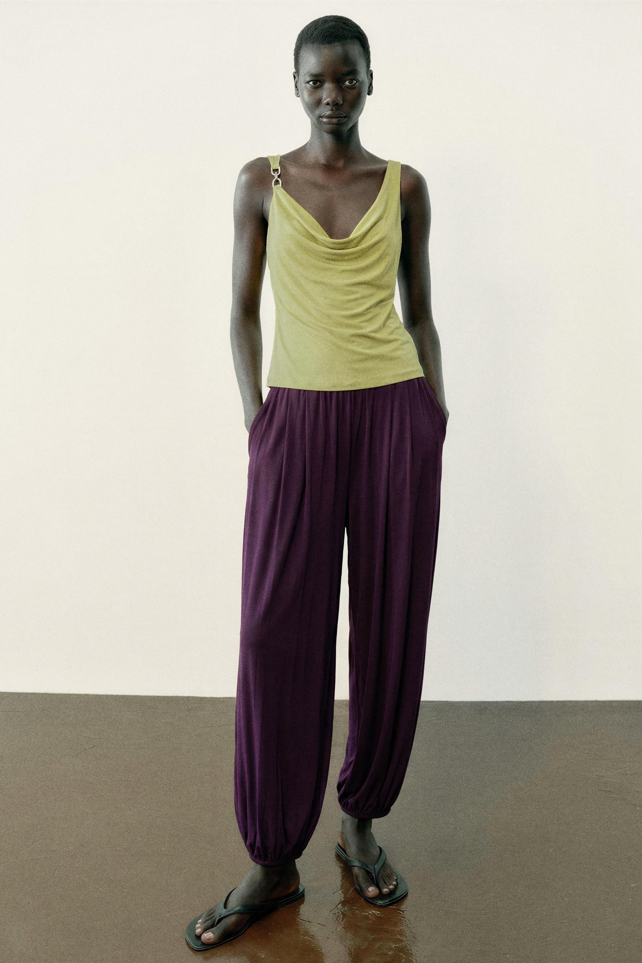 DRAPED DETAIL TOP